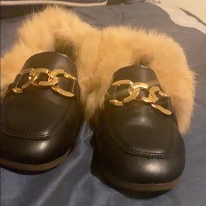 Size 35 faux fur loafers!